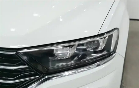 Volkswagen T-Roc I, 2023 год, 1 300 000 рублей, 20 фотография