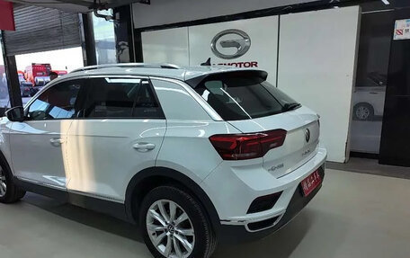 Volkswagen T-Roc I, 2023 год, 1 250 000 рублей, 5 фотография