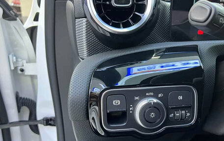 Mercedes-Benz A-Класс, 2022 год, 1 790 000 рублей, 5 фотография
