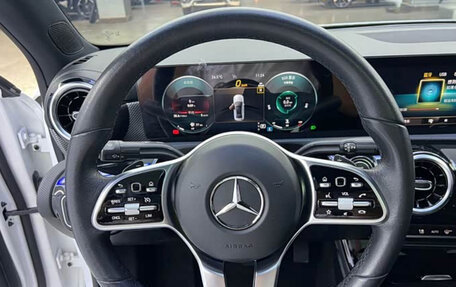 Mercedes-Benz A-Класс, 2022 год, 1 790 000 рублей, 6 фотография