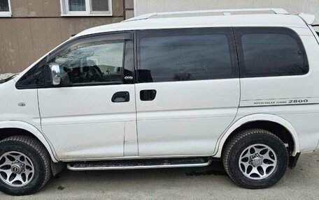 Mitsubishi Delica IV, 1998 год, 1 280 000 рублей, 5 фотография