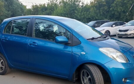 Toyota Yaris III рестайлинг, 2006 год, 560 000 рублей, 2 фотография