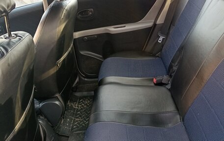 Toyota Yaris III рестайлинг, 2006 год, 560 000 рублей, 11 фотография