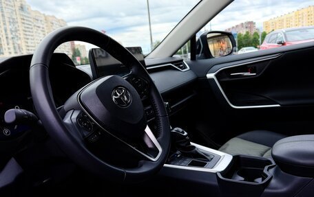 Toyota RAV4, 2024 год, 3 850 000 рублей, 3 фотография