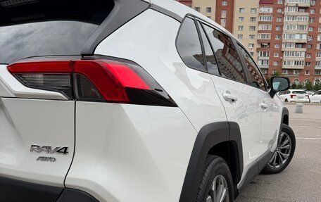 Toyota RAV4, 2024 год, 3 850 000 рублей, 10 фотография