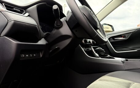 Toyota RAV4, 2024 год, 3 850 000 рублей, 6 фотография
