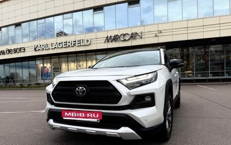 Toyota RAV4, 2024 год, 3 850 000 рублей, 14 фотография