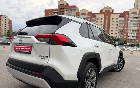 Toyota RAV4, 2024 год, 3 850 000 рублей, 12 фотография