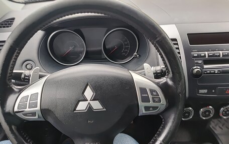 Mitsubishi Outlander III рестайлинг 3, 2009 год, 900 000 рублей, 10 фотография