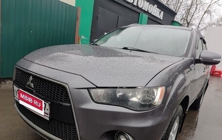 Mitsubishi Outlander III рестайлинг 3, 2009 год, 900 000 рублей, 5 фотография