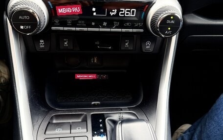 Toyota RAV4, 2024 год, 3 850 000 рублей, 7 фотография