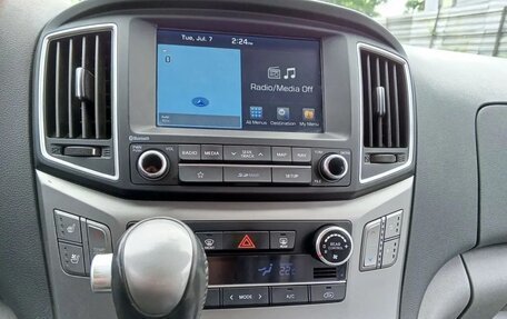 Hyundai Grand Starex Grand Starex I рестайлинг 2, 2018 год, 2 918 000 рублей, 14 фотография