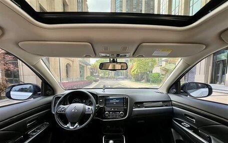 Mitsubishi Outlander III рестайлинг 3, 2021 год, 1 745 000 рублей, 2 фотография