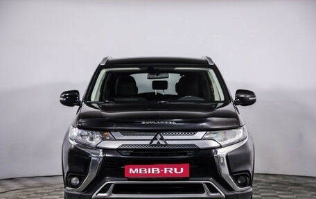 Mitsubishi Outlander III рестайлинг 3, 2019 год, 1 699 000 рублей, 2 фотография