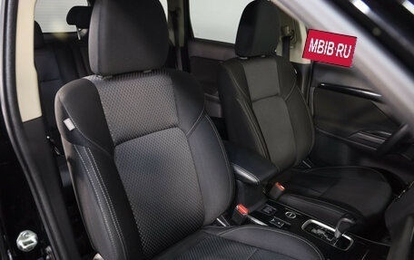 Mitsubishi Outlander III рестайлинг 3, 2019 год, 1 699 000 рублей, 24 фотография