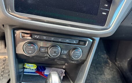Volkswagen Tiguan II, 2017 год, 2 100 000 рублей, 4 фотография