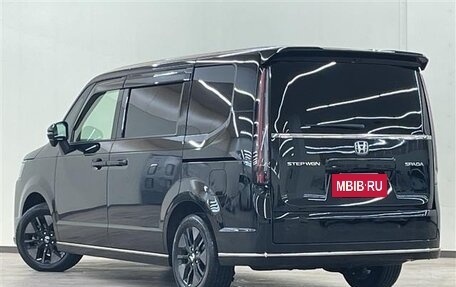 Honda Stepwgn, 2023 год, 2 200 000 рублей, 2 фотография