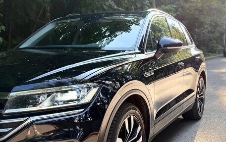 Volkswagen Touareg III, 2019 год, 4 299 000 рублей, 1 фотография