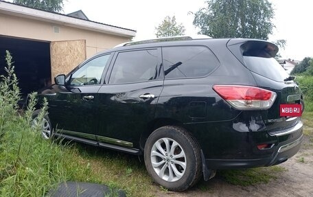 Nissan Pathfinder, 2015 год, 1 640 000 рублей, 2 фотография