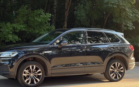 Volkswagen Touareg III, 2019 год, 4 299 000 рублей, 3 фотография