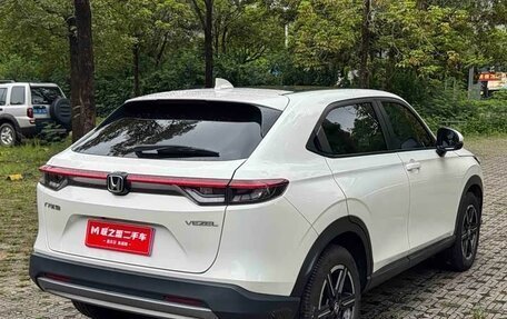 Honda Vezel, 2023 год, 1 620 000 рублей, 6 фотография