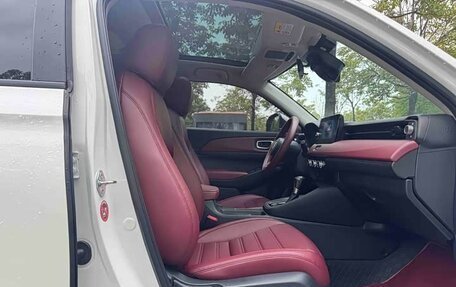 Honda Vezel, 2023 год, 1 620 000 рублей, 14 фотография
