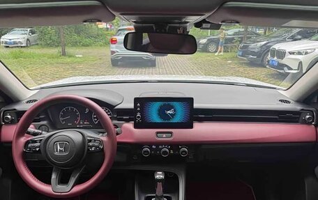 Honda Vezel, 2023 год, 1 620 000 рублей, 17 фотография