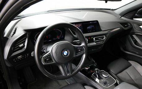 BMW 1 серия, 2019 год, 1 980 000 рублей, 12 фотография