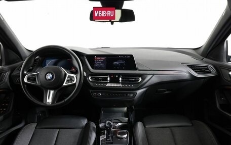 BMW 1 серия, 2019 год, 1 980 000 рублей, 15 фотография