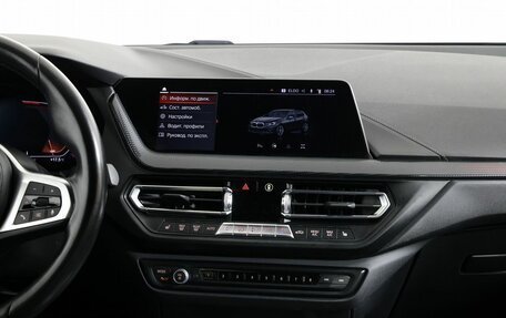 BMW 1 серия, 2019 год, 1 980 000 рублей, 16 фотография