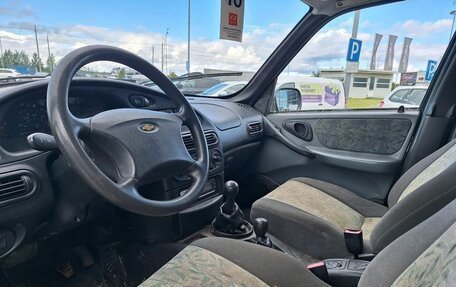 Chevrolet Niva I рестайлинг, 2004 год, 199 000 рублей, 9 фотография
