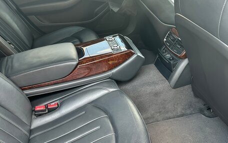 Audi A8, 2011 год, 1 700 000 рублей, 14 фотография