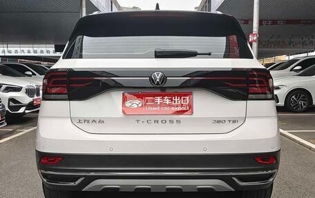 Volkswagen T-Cross I, 2023 год, 1 390 000 рублей, 6 фотография