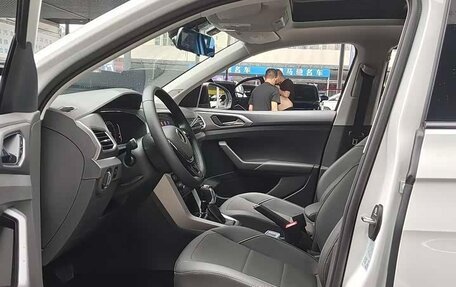 Volkswagen T-Cross I, 2023 год, 1 390 000 рублей, 11 фотография