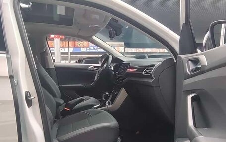 Volkswagen T-Cross I, 2023 год, 1 390 000 рублей, 13 фотография