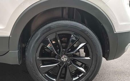 Volkswagen T-Cross I, 2023 год, 1 390 000 рублей, 17 фотография