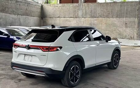 Honda Vezel, 2023 год, 1 570 000 рублей, 5 фотография