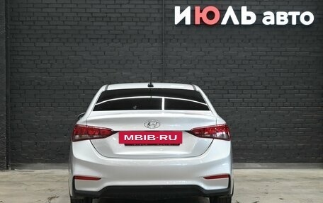 Hyundai Solaris II рестайлинг, 2017 год, 1 375 000 рублей, 5 фотография