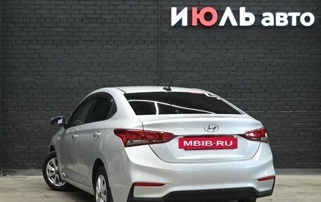 Hyundai Solaris II рестайлинг, 2017 год, 1 375 000 рублей, 4 фотография