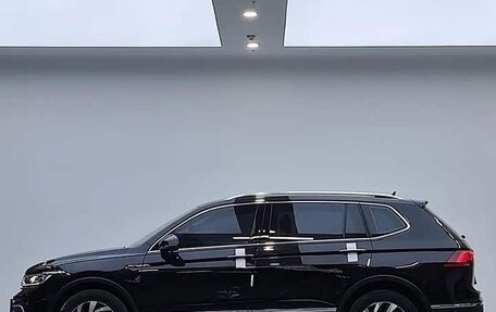 Volkswagen Tiguan II, 2023 год, 2 530 000 рублей, 2 фотография