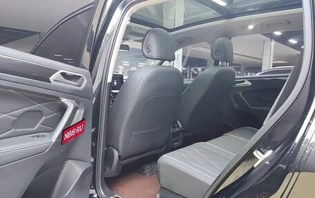 Volkswagen Tiguan II, 2023 год, 2 530 000 рублей, 11 фотография