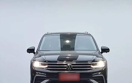 Volkswagen Tiguan II, 2023 год, 2 530 000 рублей, 14 фотография