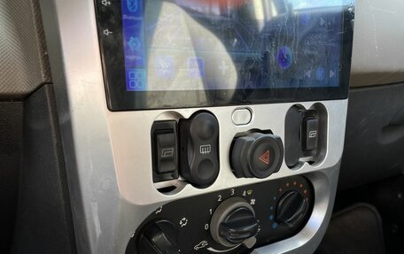 Renault Sandero I, 2010 год, 325 000 рублей, 15 фотография