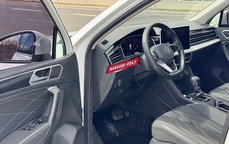 Volkswagen Tiguan II, 2022 год, 2 680 000 рублей, 17 фотография