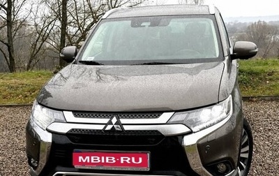 Mitsubishi Outlander III рестайлинг 3, 2019 год, 1 879 000 рублей, 1 фотография