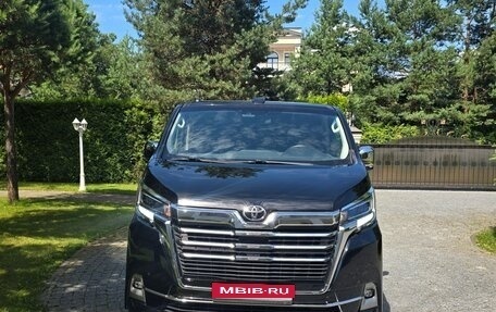 Toyota HiAce H300, 2022 год, 8 500 000 рублей, 1 фотография
