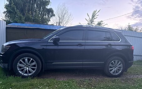 Volkswagen Tiguan II, 2017 год, 2 250 000 рублей, 2 фотография