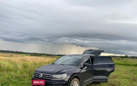 Volkswagen Tiguan II, 2017 год, 2 250 000 рублей, 4 фотография