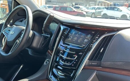 Cadillac Escalade IV, 2016 год, 3 299 999 рублей, 24 фотография