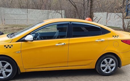 Hyundai Solaris II рестайлинг, 2015 год, 420 000 рублей, 3 фотография